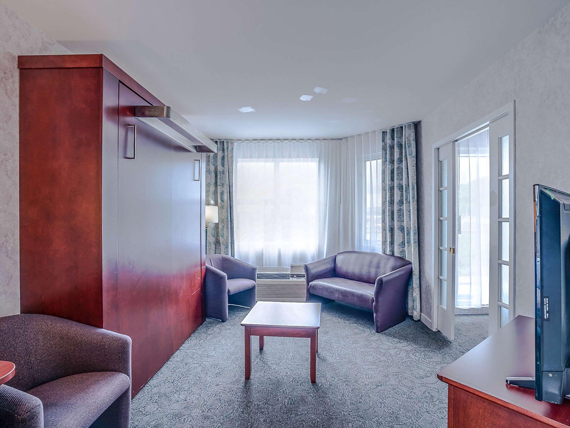 Quality Suites Сент-Анн-де-Бопре Экстерьер фото