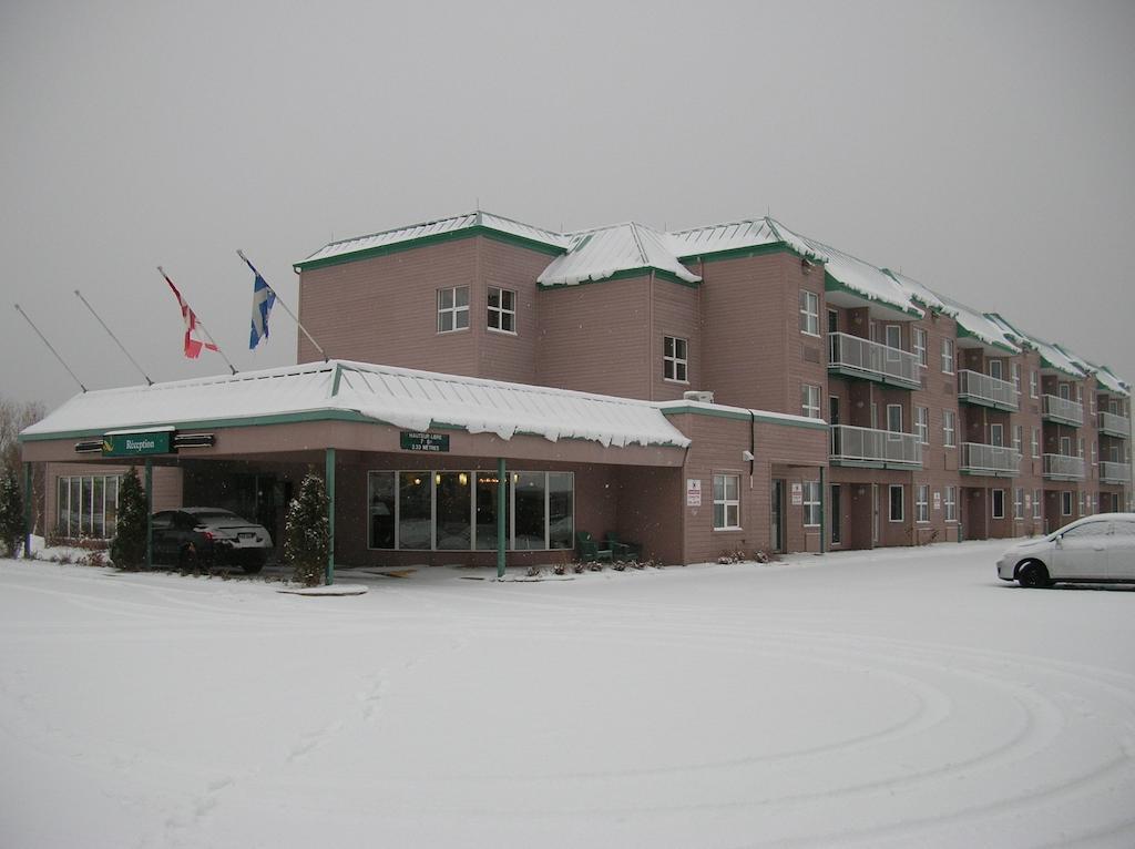 Quality Suites Сент-Анн-де-Бопре Экстерьер фото